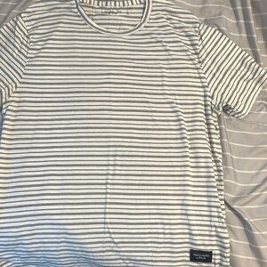 Abercrombie & Fitch Men's Striped Gray T-Shirt